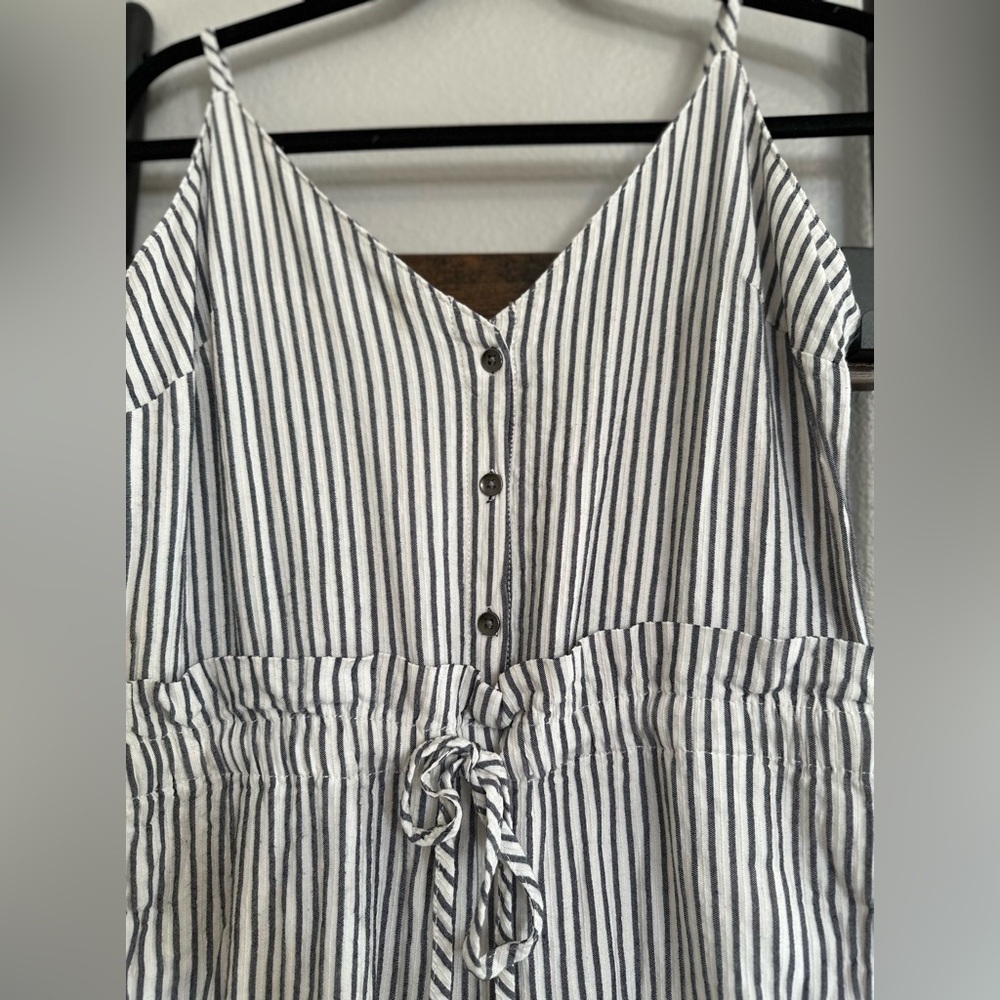 Splendid Crosshatch Linen Natural/Navy Stripes with Tie Waist Jumpsuit. Large. - Picture 5 of 14